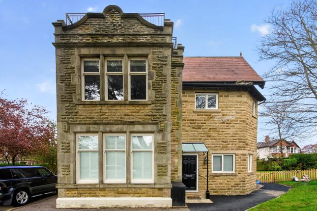 2 bed property, in South Drive, £205,000