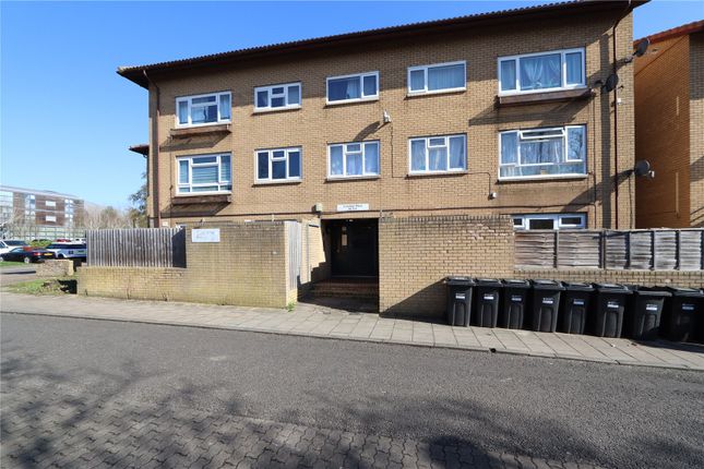 2 bed property, in Bossiney Place, £120,000