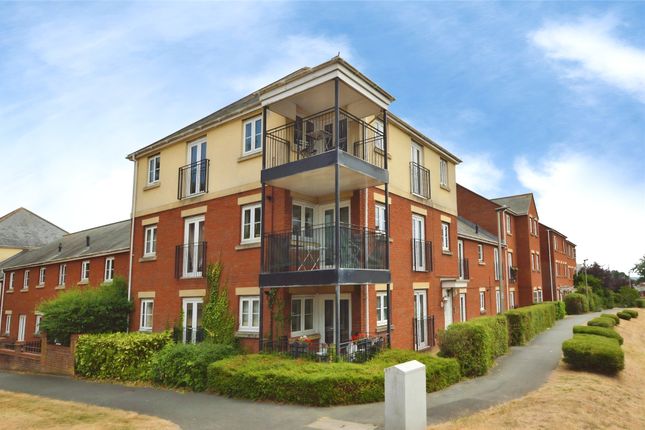 2 bed property, in Russell Walk, £180,000