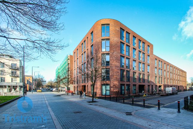 2 bed property, in Silk Yard, £225,000