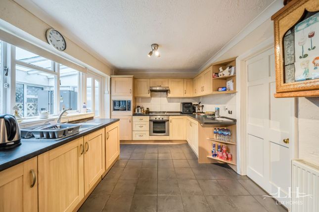 3 bed property, in Aldborough Road, £550,000