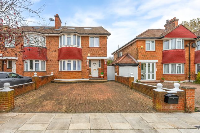 5 bed property, in Vyner Road London W3, £1,200,000