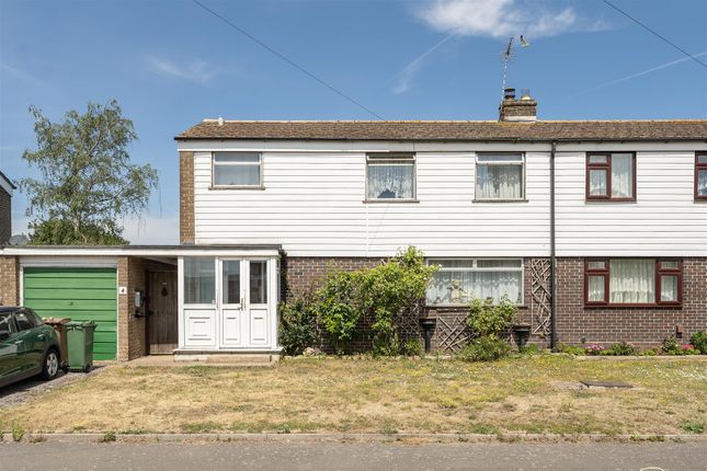 3 bed property, in Coppermill Lane, £825,000