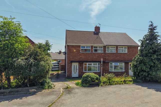 2 bed property, in Kingswood Close, £170,000