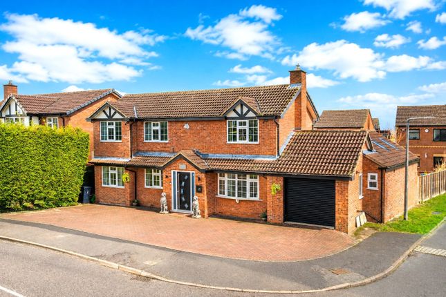 5 bed property, in Deerhill, £415,000
