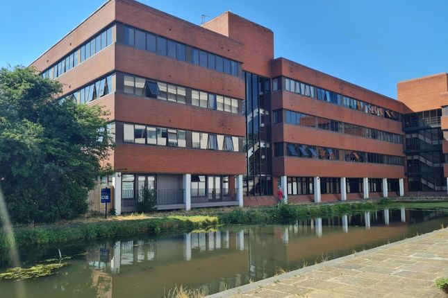 1 bed property, in Flat H Kingfisher House, £120,000