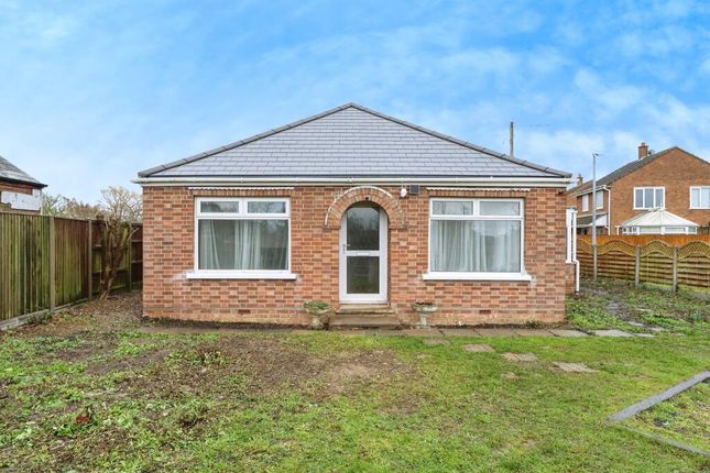 3 bed property, in Blue Lane, £255,000
