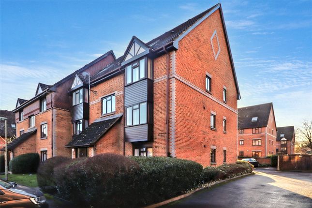 1 bed property, in Oriental Road, £175,000
