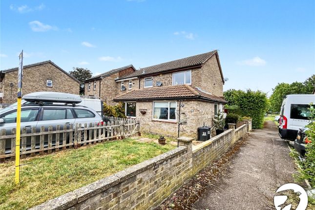 2 bed property, in Shepperton Close, £240,000