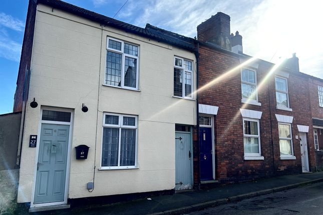 3 bed property, in South Street, £200,000