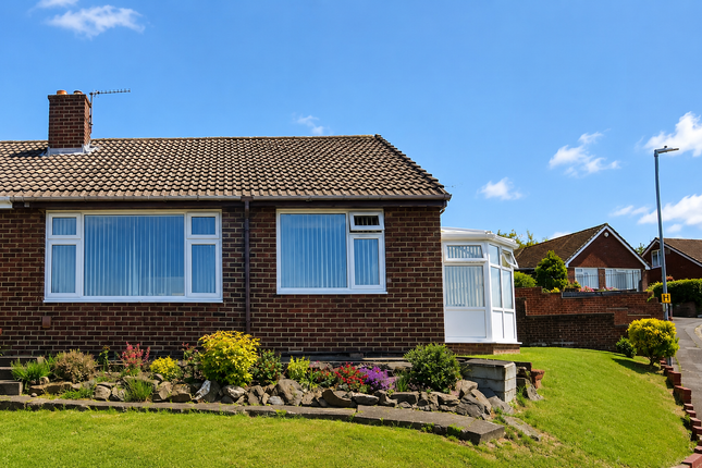 2 bed property, in Scarr End Lane, £220,000
