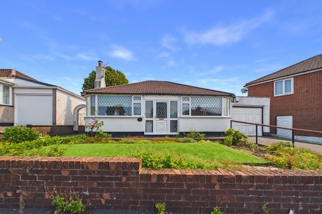 2 bed property, in Hillary Avenue, £225,000