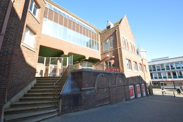 1 bed property, in Amberley Place, £150,000