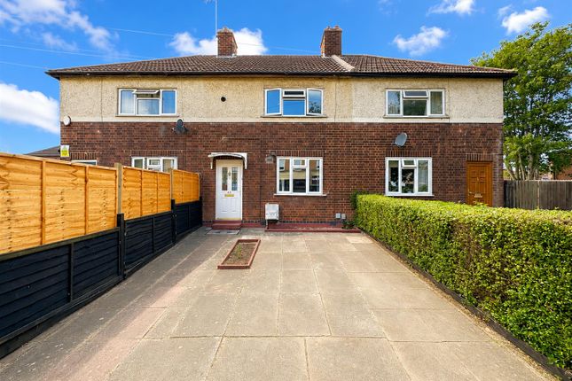 3 bed property, in Rockingham Road, £175,000