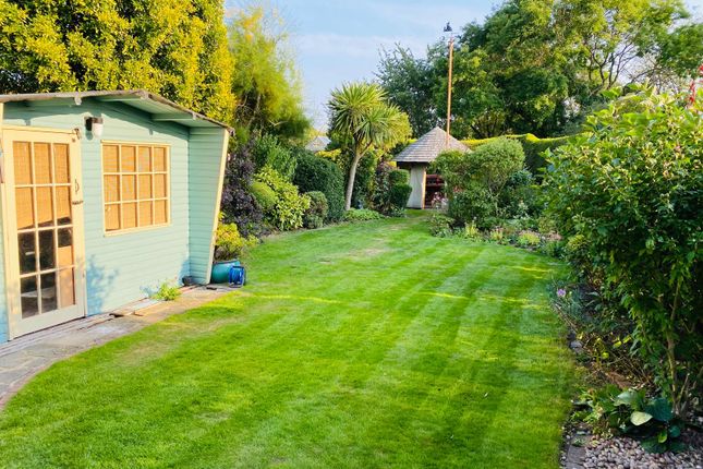 3 bed property, in Leasway, £475,000