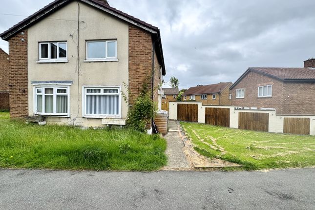 2 bed property, in Basingstoke Road, £75,000
