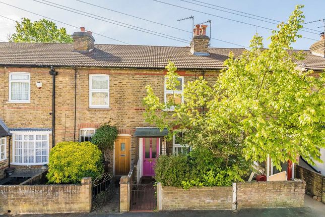 2 bed property, in St. Georges Road, £425,000