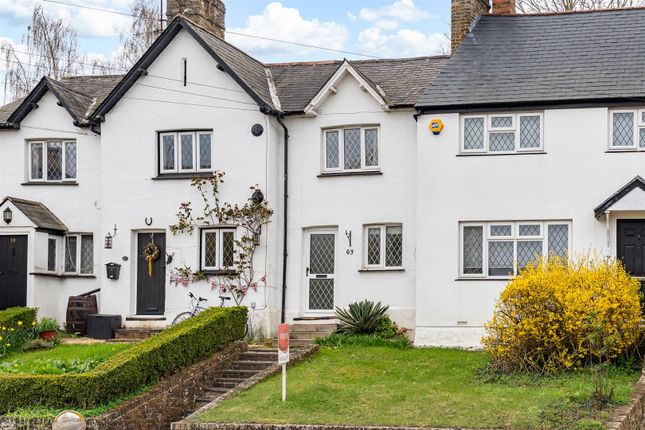 2 bed property, in High Road, £390,000