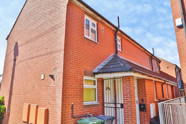 1 bed property, in Belle Vue Court, £70,000