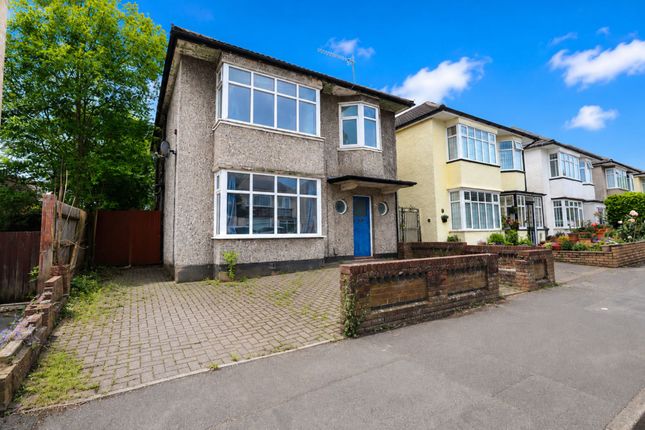 4 bed property, in Barrie Road, £330,000