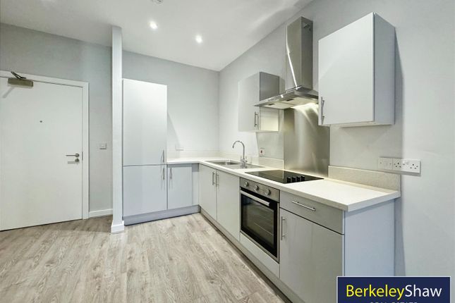 1 bed property, in Sky Gardens, £90,000