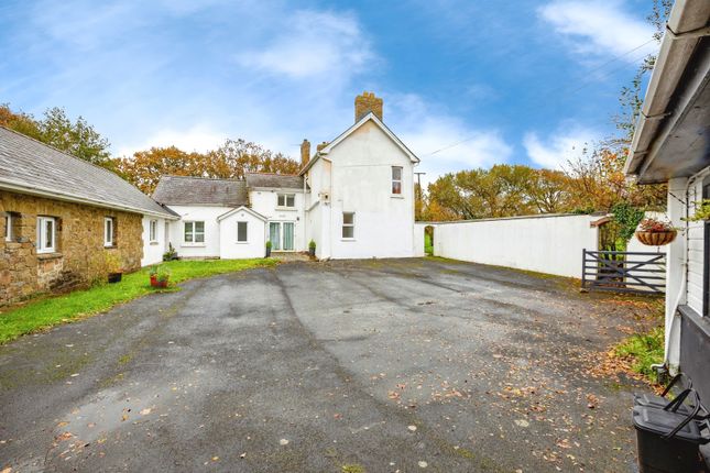 6 bed property, in Llanarth, £700,000