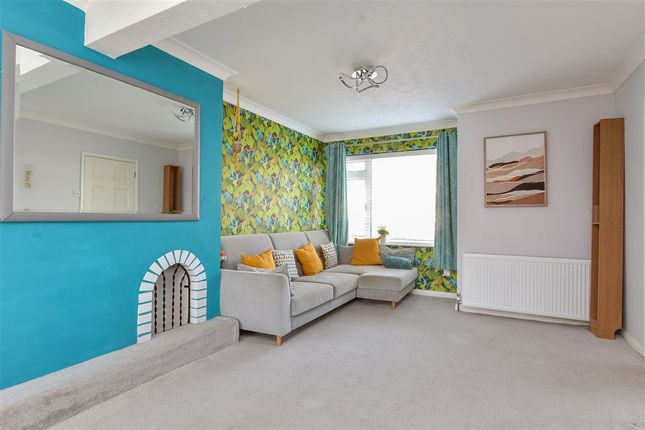 3 bed property, in The Broadway, £325,000