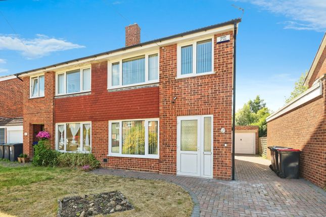 3 bed property, in Maple Close, £290,000