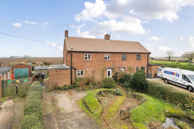 3 bed property, in Main Street, £220,000