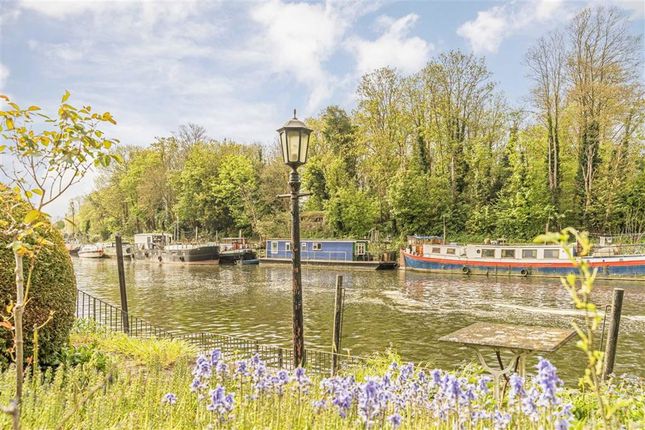 3 bed property, in Hampton Court Road, £1,100,000