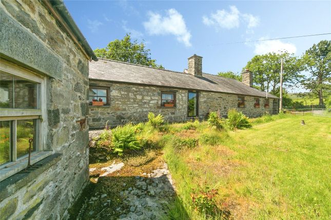3 bed property, in Llanrhychwyn, £475,000