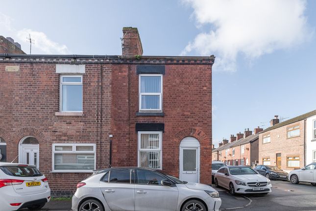 2 bed property, in Edward Street, £105,000