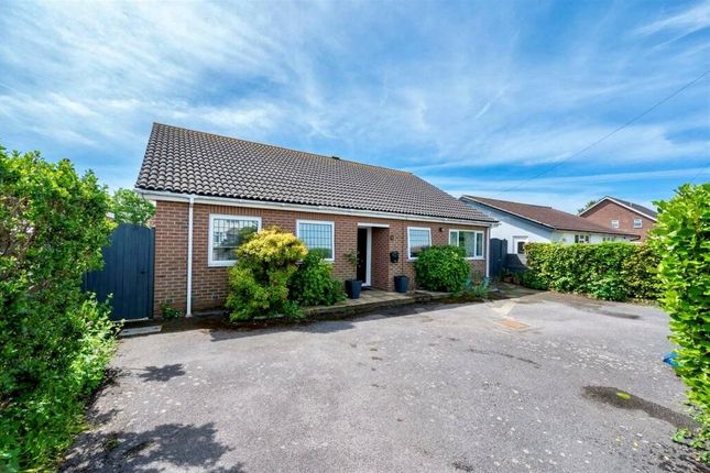 5 bed property, in Sandy Point Road, £550,000