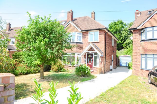 3 bed property, in Acacia Avenue, £675,000