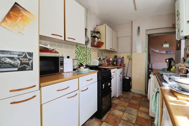 3 bed property, in Crofts Street, £220,000