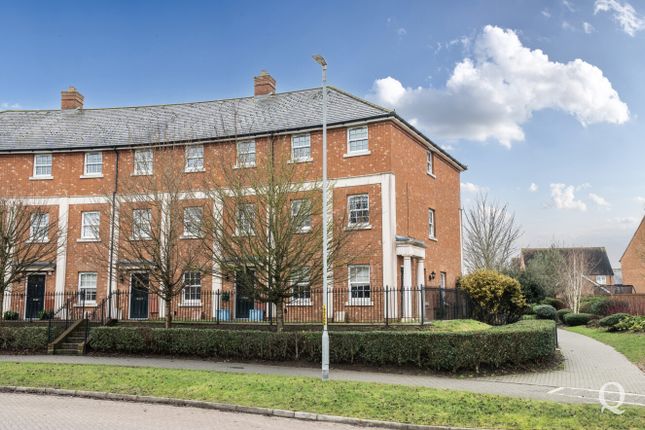 4 bed property, in Beacon Avenue, £500,000