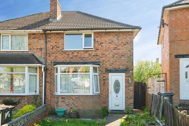 2 bed property, in Birkenshaw Road, £180,000