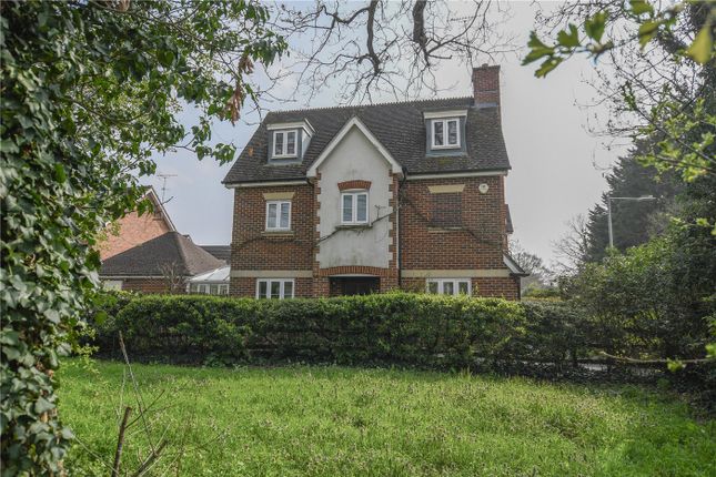 4 bed property, in Keephatch Road, £624,000