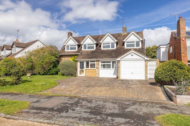 4 bed property, in The Fairway, £975,000