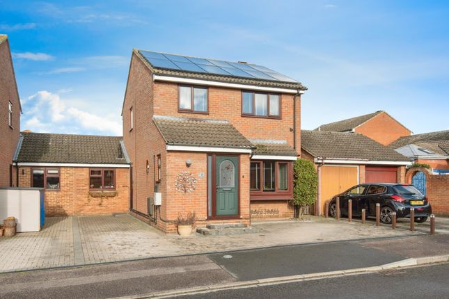3 bed property, in Jubilee Gardens, £425,000