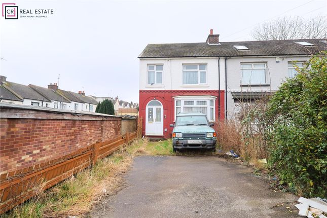 3 bed property, in The Ridgeway, £230,000