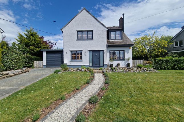 4 bed property, in Deer Park Crescent, £675,000