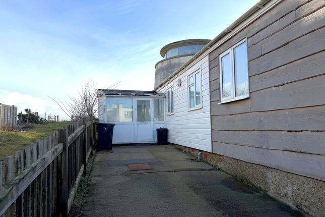 3 bed property, in Coast Road, £290,000