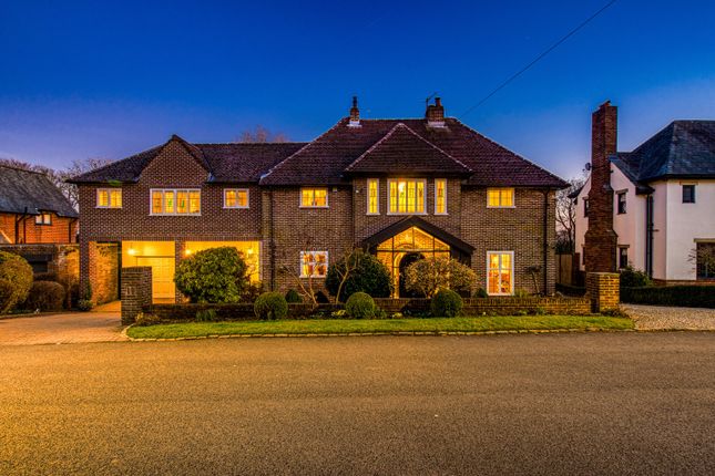 5 bed property, in Dalegarth Avenue, £950,000