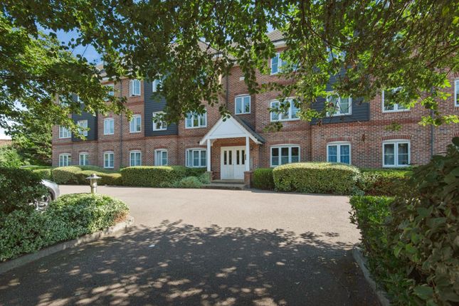 2 bed property, in Cadwell Green, £240,000