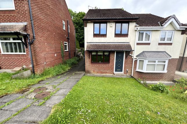 2 bed property, in Pinedale Drive, £70,000