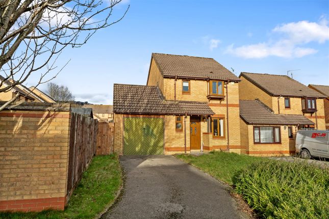 3 bed property, in Clos Y Fran, £350,000