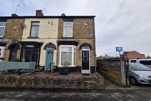 2 bed property, in Cavill Road, £220,000