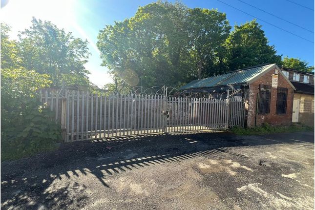 1 bed property, in Beacon Street, £100,000
