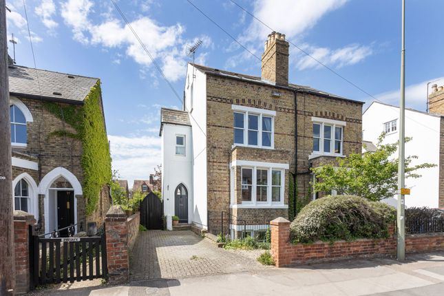 4 bed property, in Kingston Road, £1,595,000